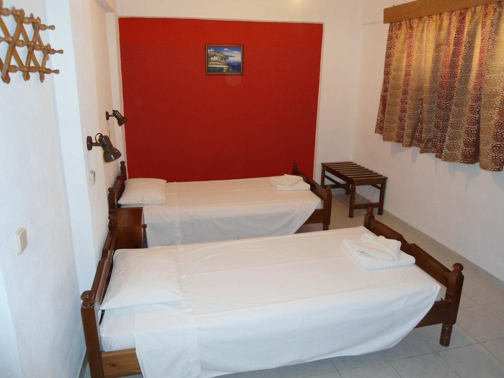 Evi Apartments And Studios Theológosz Szoba fotó