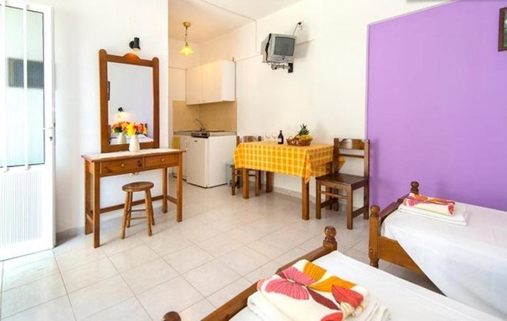 Evi Apartments And Studios Theológosz Szoba fotó
