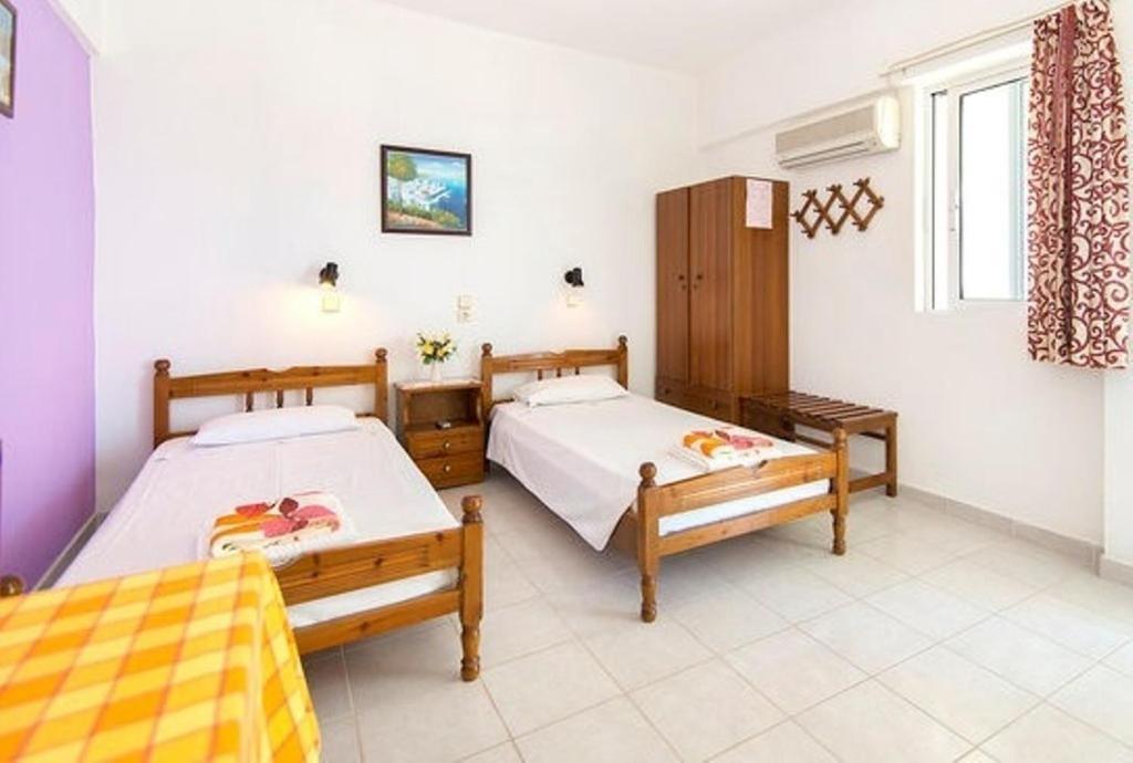 Evi Apartments And Studios Theológosz Szoba fotó
