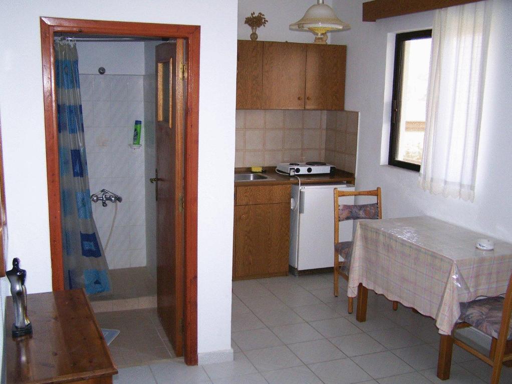 Evi Apartments And Studios Theológosz Szoba fotó