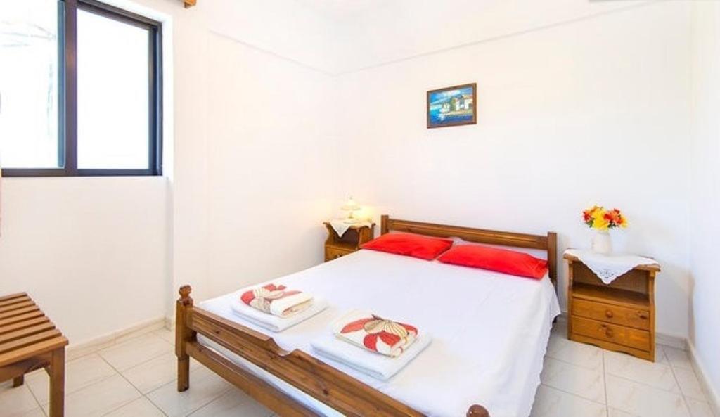 Evi Apartments And Studios Theológosz Szoba fotó